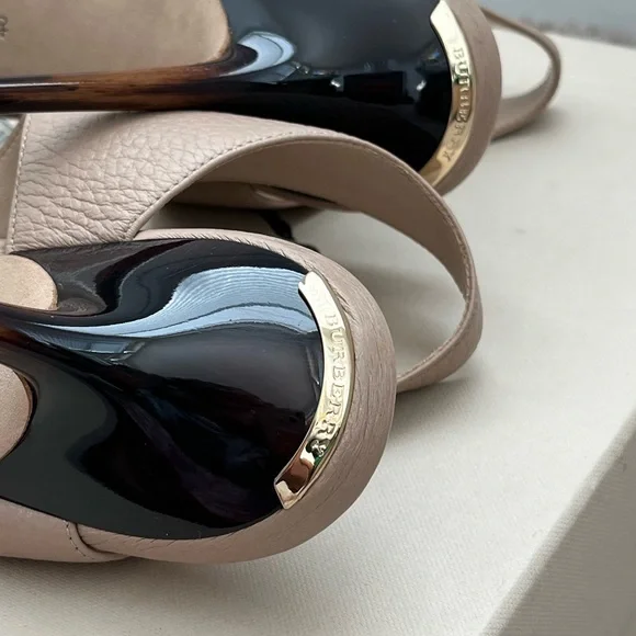 Burberry Knot Horn Capsule Askham 100 Sandal - Picture 6 of 11